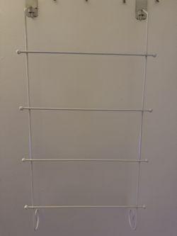 Towel hanger