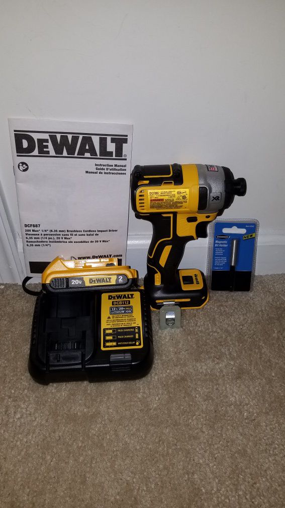 New dewalt 20v MAX XR Brushless impact driver 887 with battery and charger