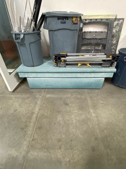 Truck tool box