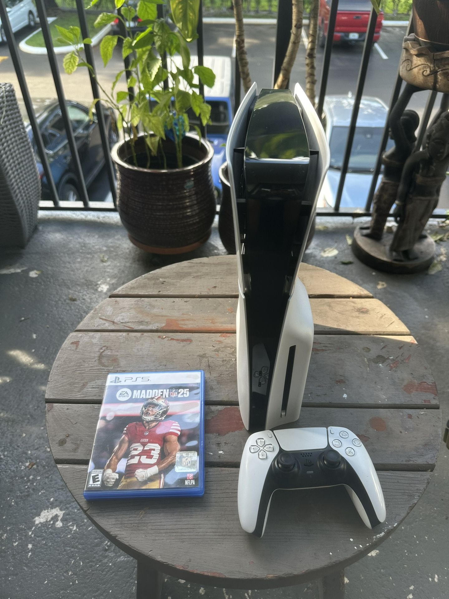 Sony PS5 Slim Disc Version 1TB W Madden 25/ Price is firm
