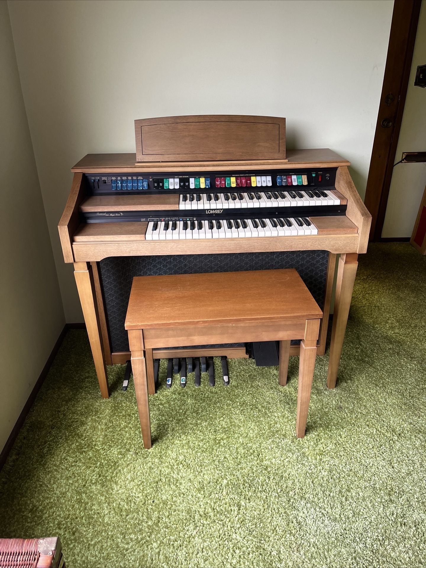 Lowery Organ