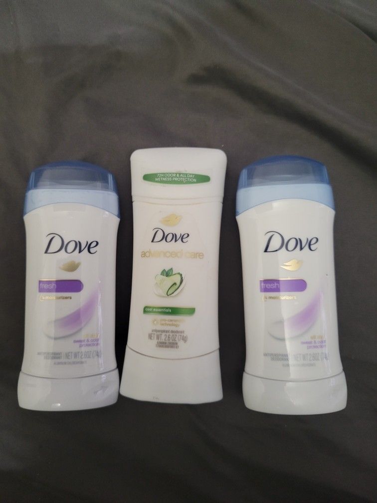 DOVE BUNDLE: 2 Dove Invisible Solid Women's Antipers/Deodorant Fresh (2.6 oz) & Dove Advanced Care Antipers/Deodorant Stick (2.6oz) Cool For $12