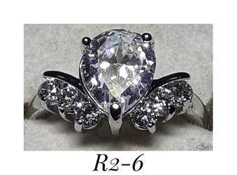 18k White Gold Filled White Topaz Cocktail Ring. Size 6