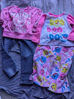 TODDLER GIRLS WINTER CLOTHES  Size 2t (some 18/24mo)