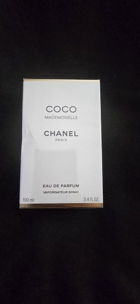 COCO MADEMOISELLE
CHANEL PARIS
EAUDE PARFUM
VAPORISATEURSPRAY
100ml
3.4FL.O