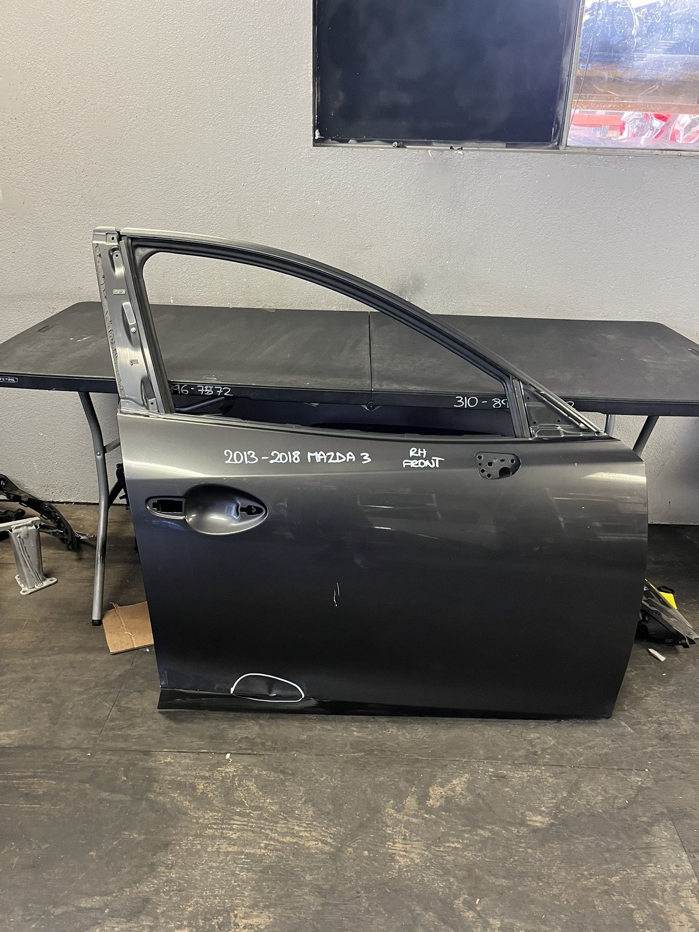 2013-2014-2015-2016-2017-2018 MAZDA 3 RIGHT FRONT DOOR OEM USED