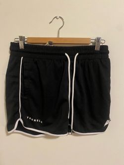 Youngla 5 inch inseem black shorts