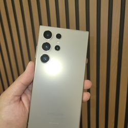 Samsung Galaxy S24 Ultra Unlocked 