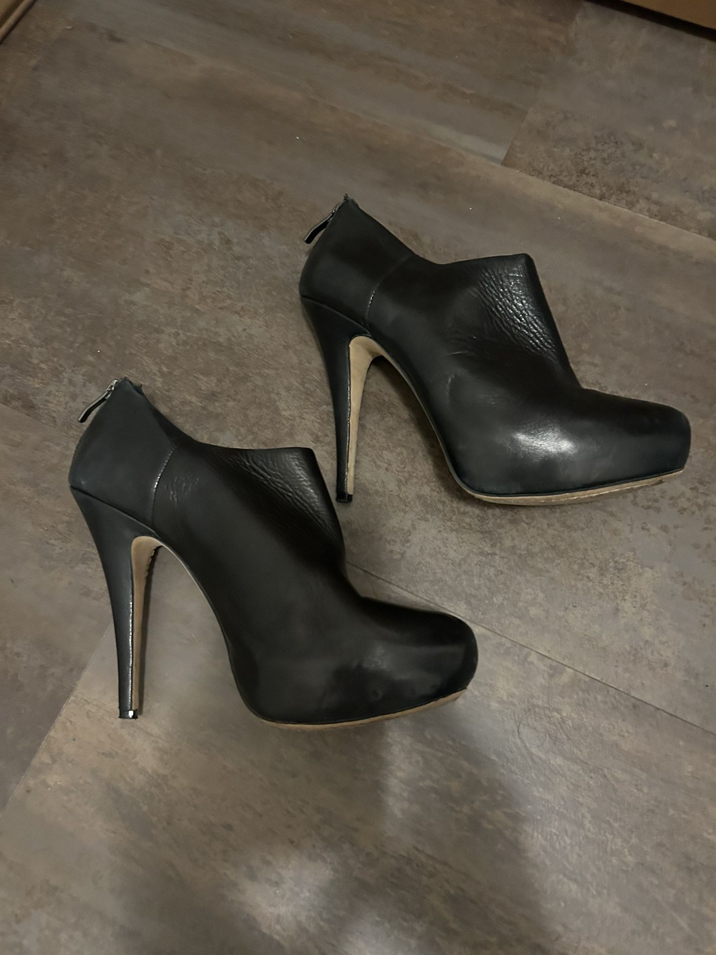 Vince Camuto Stiletto Heal Shoes Soft Black Leather Size 7.5