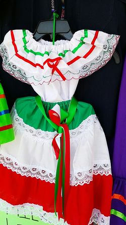 Trajes de niña para el 5 de mayo varías tallas y precios