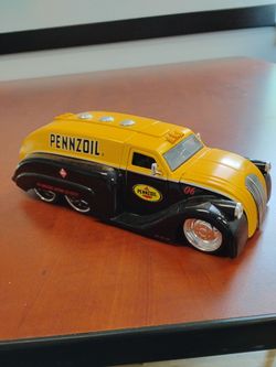 Vintage airflow Dodge  Pennzoil Rare Find 1:18 Scale Diecast