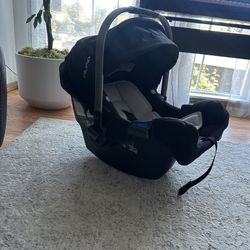 Nuna Car seat 
