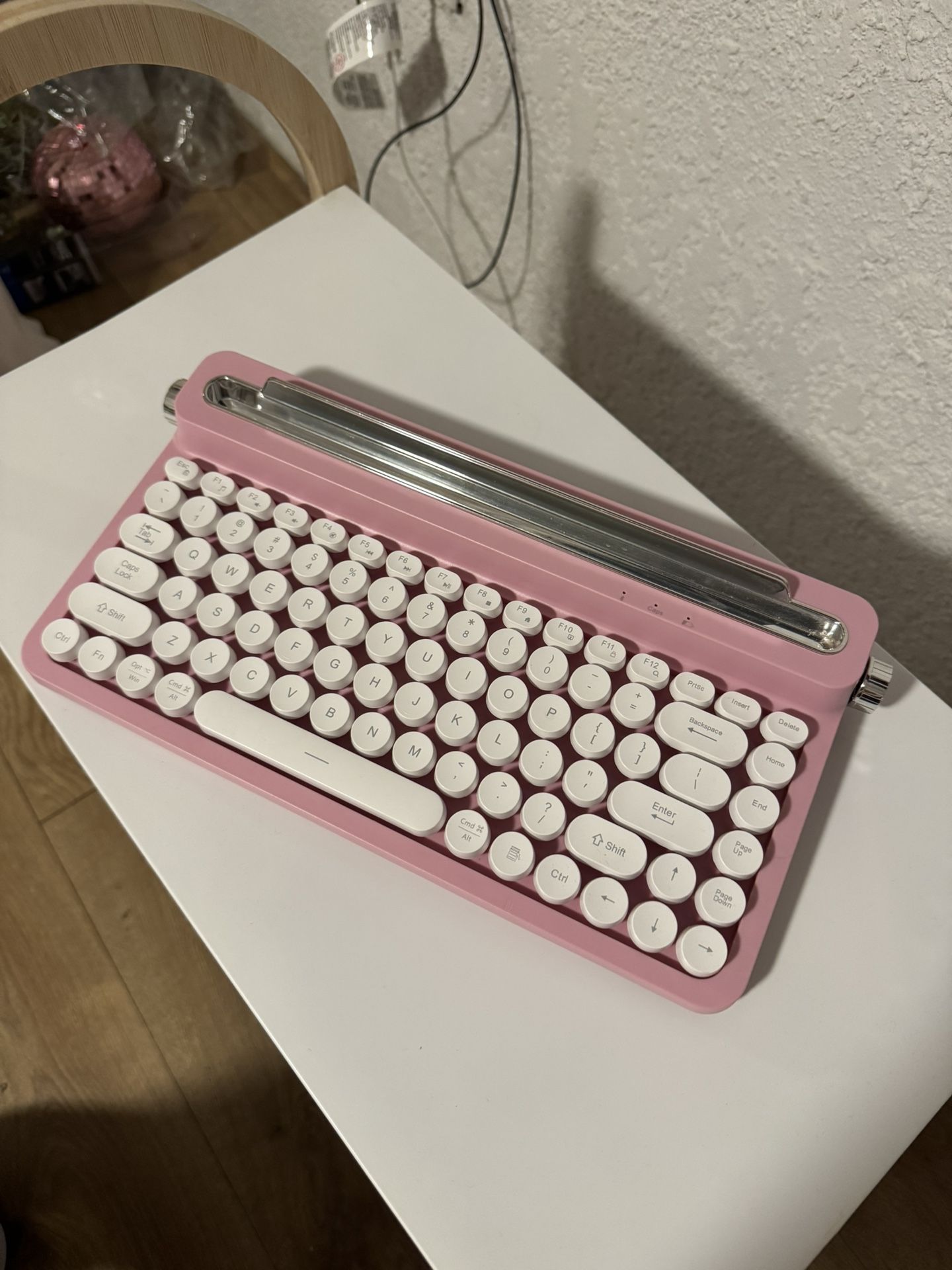 Bluetooth Typewriter Keyboard