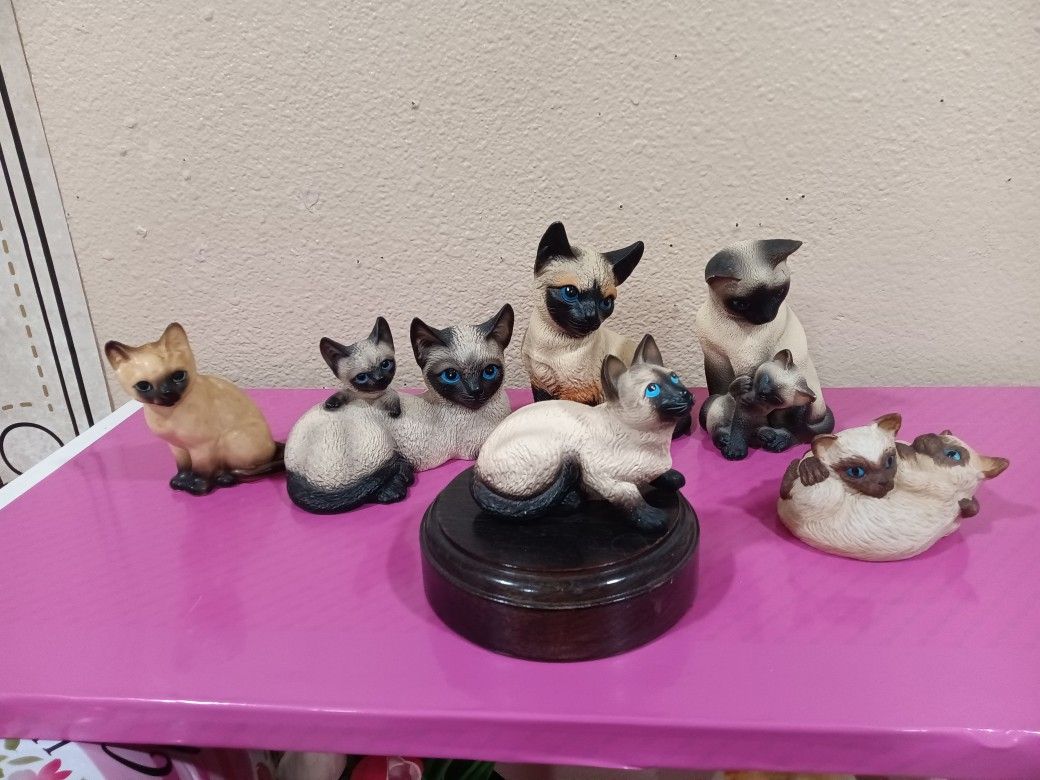 Siamese Cats Tall Ceramic Statues 6" They Are Tall Not Small Excellent Quality $25 Takes Everything