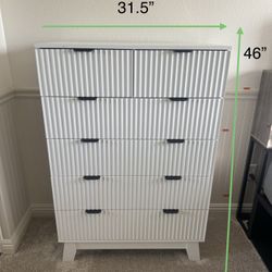 Brand New Modern Fluted 6 Drawer Dresser-Assembled with customs black hardware