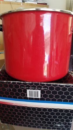 New, never used Porcelain Stock pot.