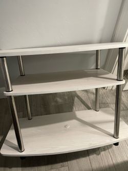 Table/ tv  white