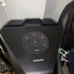 Bluetooth Samsung T70  Speakers  Used In Good Condition 