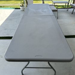 Table Fold-in-Half Plastic Table