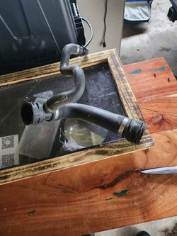 2010 BMW X5 Upper Radiator Hose 