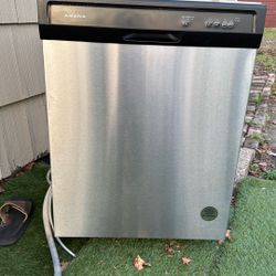 AMANA DISHWASHER