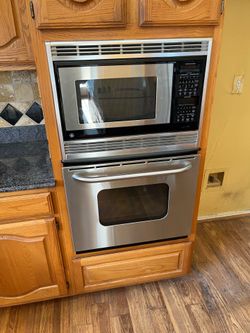 ge MW oven and electric stove top for sale in Richardson