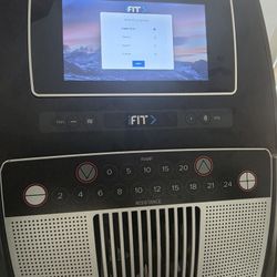 ProForm Elliptical PFEL59920 – iFit Compatible – Originally $999
