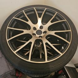 22x9.5 5x115 18 Offset Rims / Lexani 265 35 22 Tires