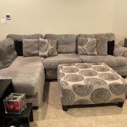 Left-Facing Chaise Sectional 