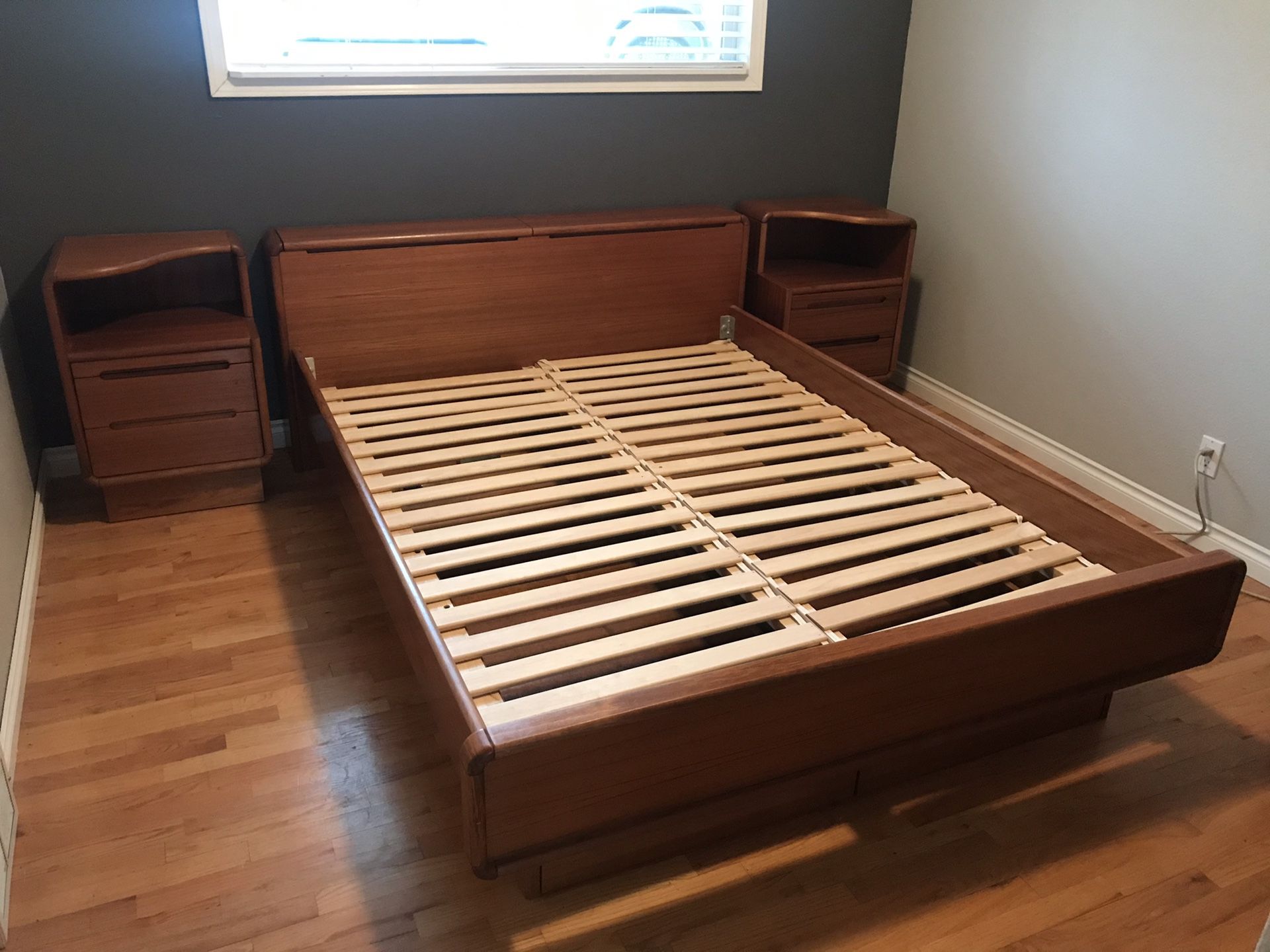 Scan Design Modern Teak Queen Size Platform Bed & Nightstands *3k New*