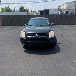 2009 Mitsubishi Raider