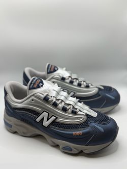 New Balance 1000  size  7.5 W / 6Y Sneakers Navy Silver