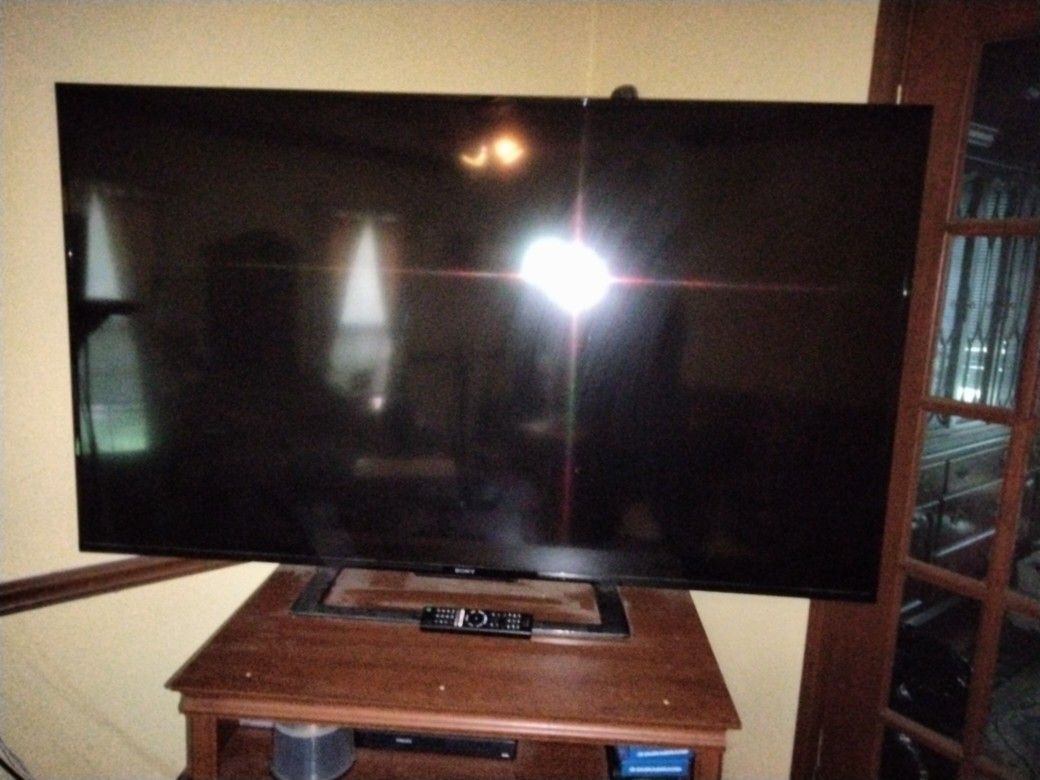 70 In Sony TV