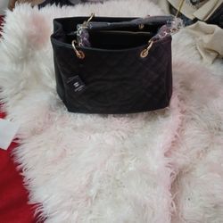 Medium Purse.