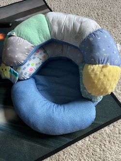 Baby sit up chair