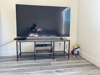 Large Flat Screen TV + Modern TV Stand Combo