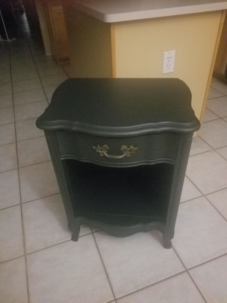 BLACK NIGHT STAND / NIGHTSTAND / SIDE / END TABLE