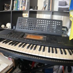 Yamaha PSR 630 Arranger Workstation 61-key
