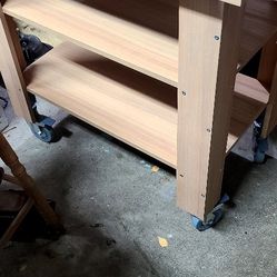 Kitchen Island. In Perfect Shape.
