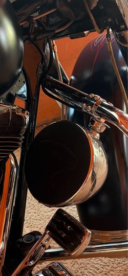 Chrome speaker pods and brackets for Harley