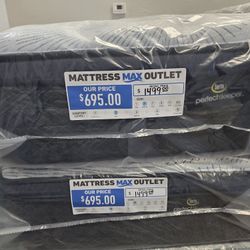 Serta Pillowtop Split King Mattress New!