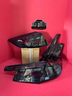 Honda Civic  2022-2025 tail lights