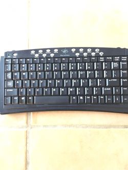 Gyration computadora keyboard