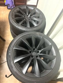 22” Tesla Rims & Tires