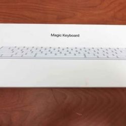 Apple Wireless Magic Keyboard Keypad A1644 Silver White (MLA22LL/A)
NEW NEVER USED👌