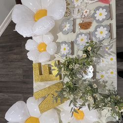 Daisy  1st Birthday Party Decorations