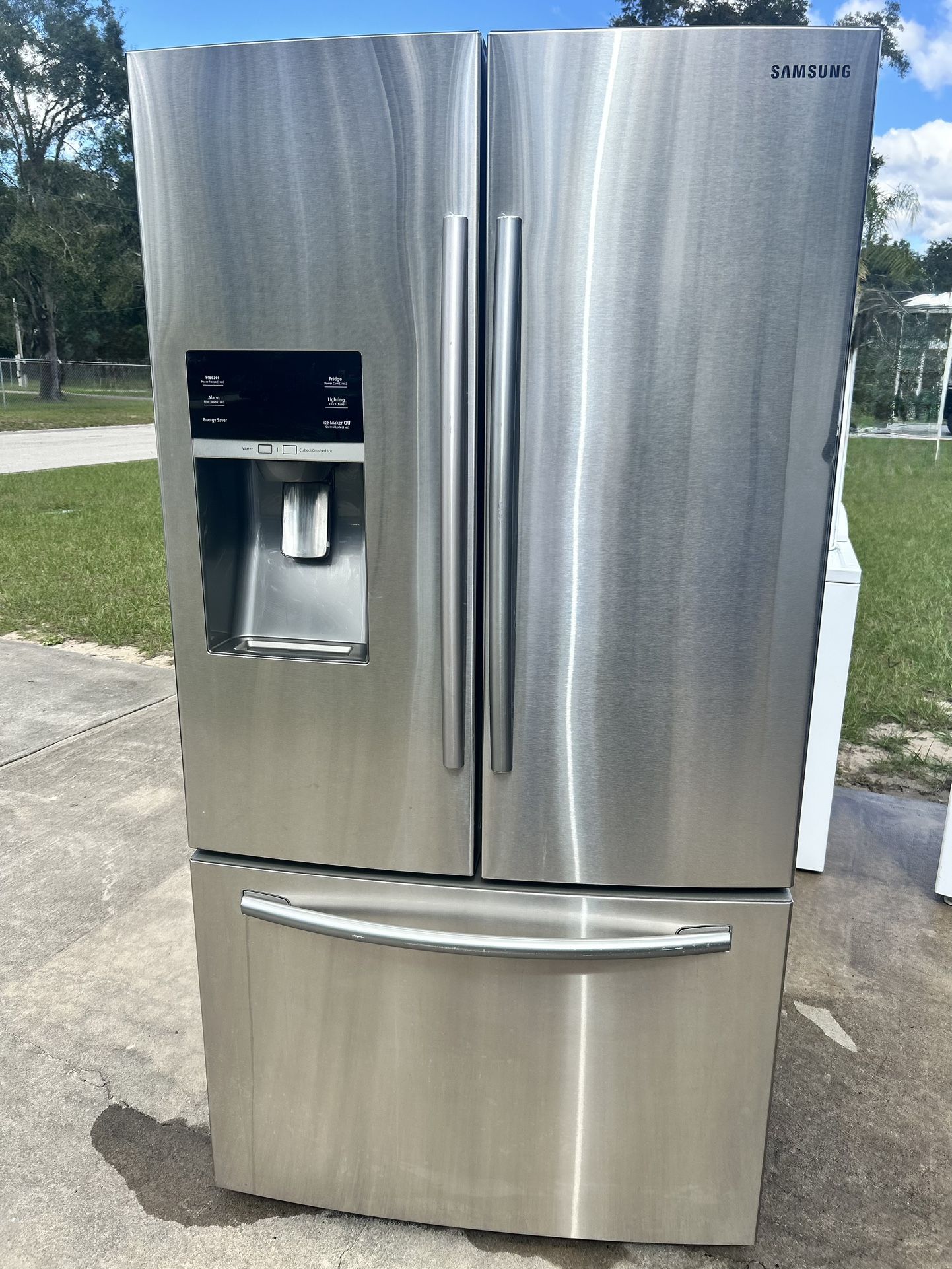 Samsung Refrigerator (NO ICE MAKER )-30 DAY WARRANTY (delivery Available)