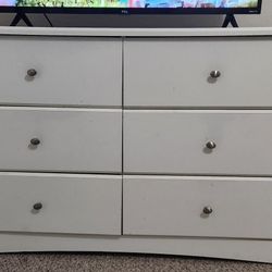 6 Drawer Dresser, Mirror, Night table