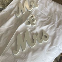 Cake, Table, Tablecloth, Head Table For Bride And Groom Tablecloth With Skirt Two Chair Covers And White With Green Bows