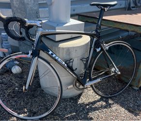 Trek Madone Carbon Road Bike – selling used As-Is / Project / Parts